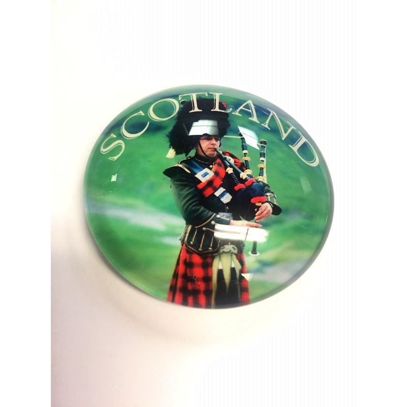 Piper Glass magnet