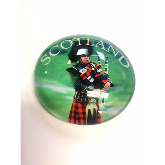 Piper Glass magnet